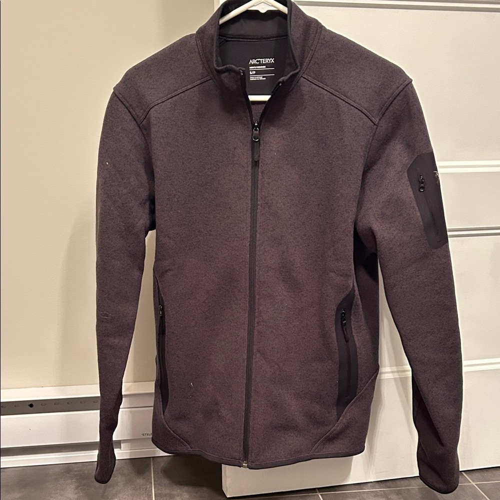 Arc'teryx Men's Charcoal Performance Jacket